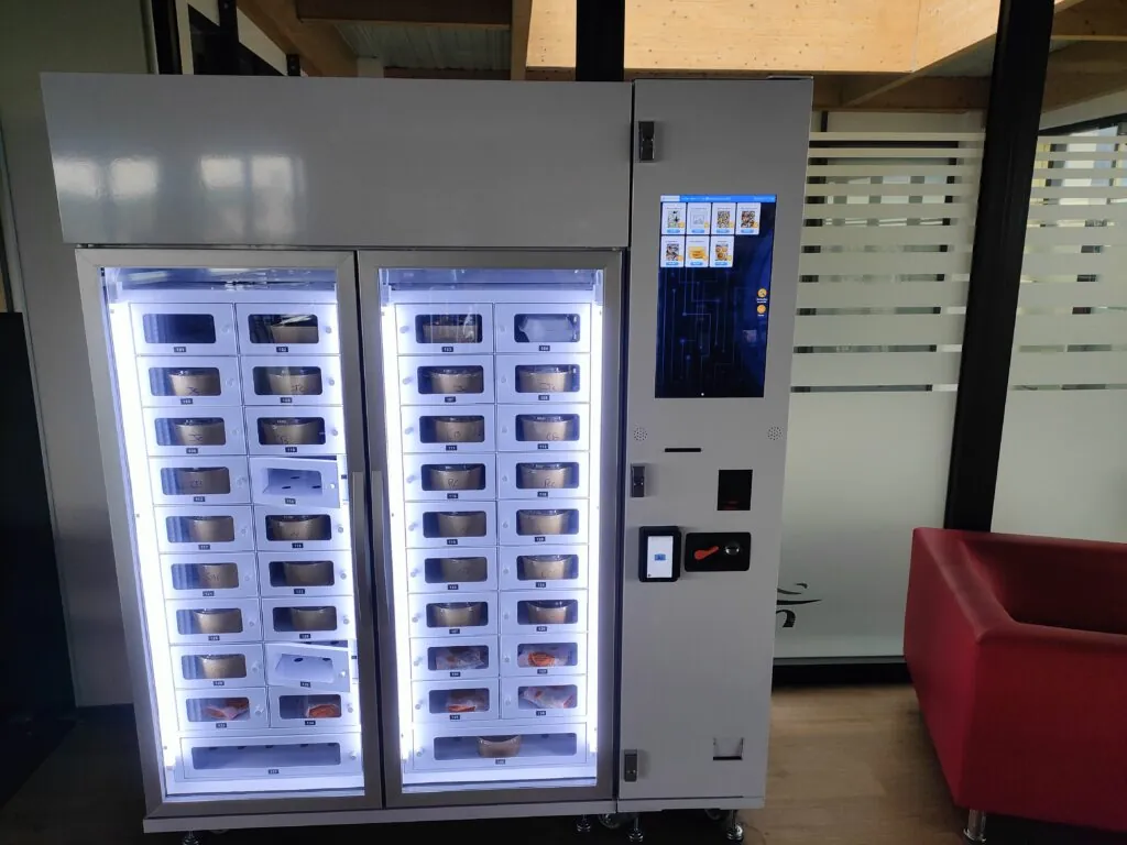 Distribuidor automático refrigerado MIAM BOX para comidas preparadas en una empresa
